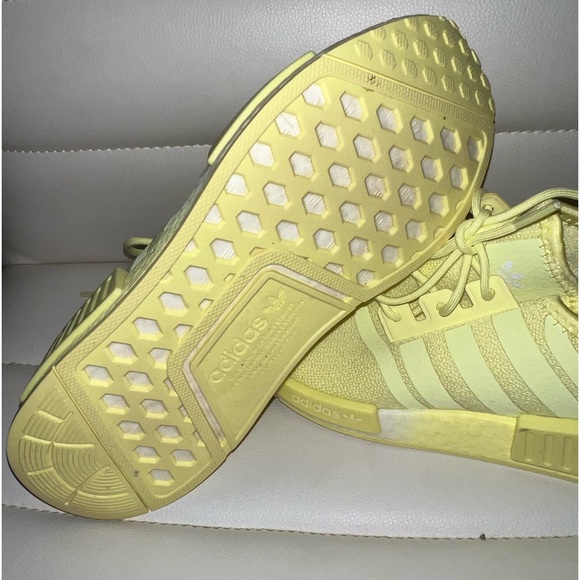 womens adidas nmd_r1s size 7 - Picture 2 of 4